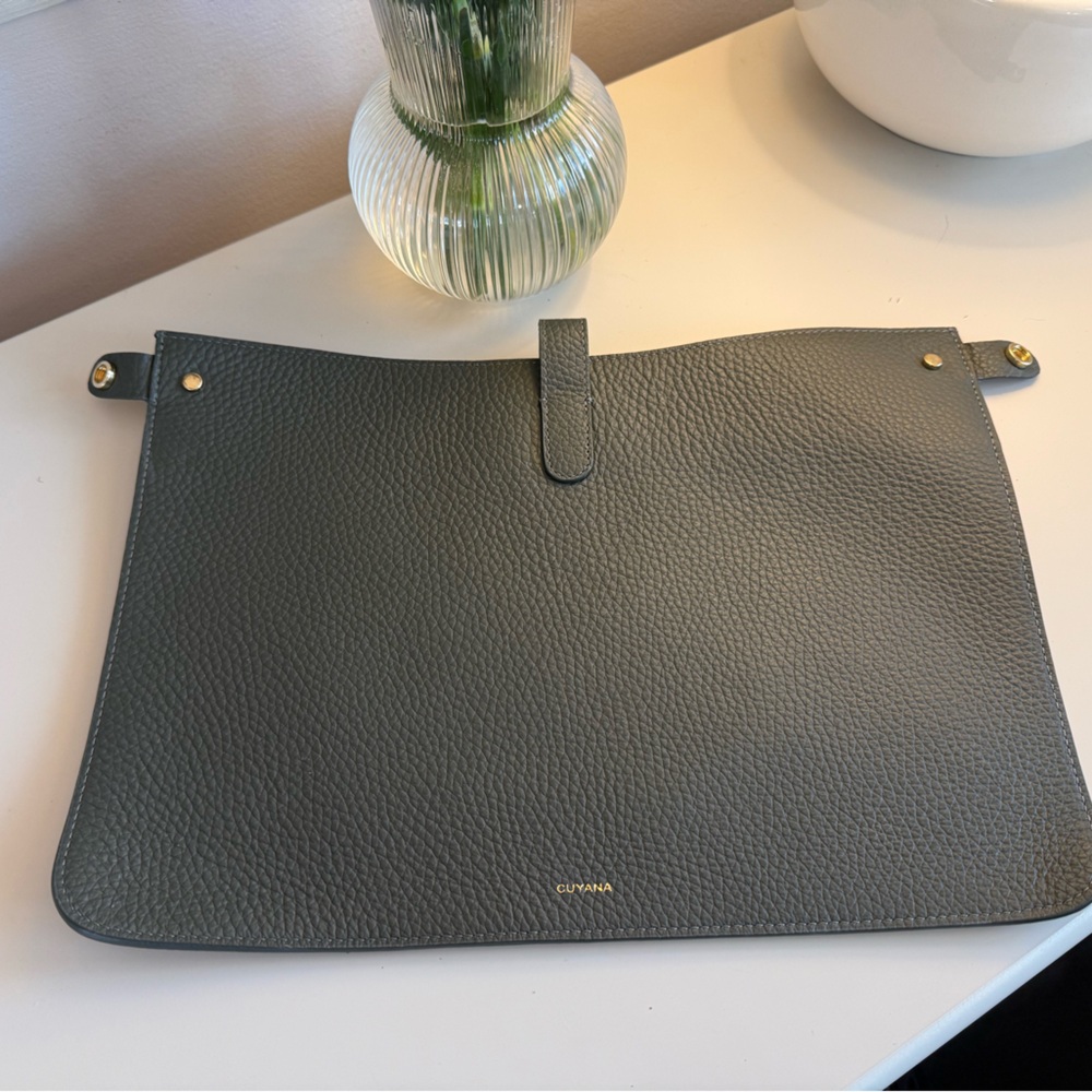 Cuyana System Laptop Sleeve 13-inch Dark Olive